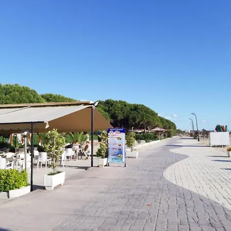 Seafront With A Cozy Garden Golem Villa Golem (Tirana)